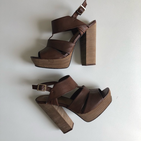 MIA TEARDROP PLATFORM HEEL SANDAL - Picture 8 of 8